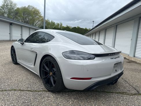 Used 2018 Porsche 718 Cayman GTS w/ GTS Interior Package RWD image 3