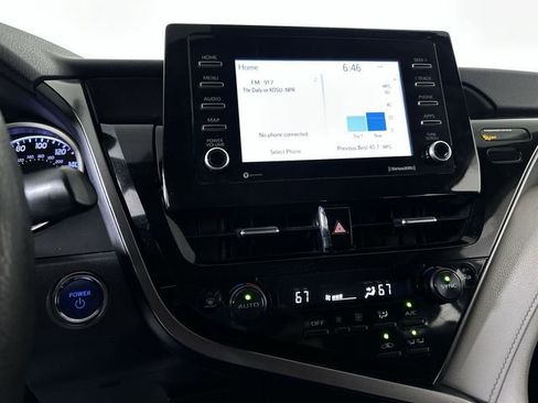 Used 2022 Toyota Camry LE image 13