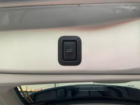 Used 2017 Toyota Highlander XLE AWD/4WD image 30