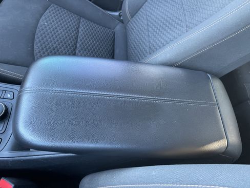 Used 2021 GMC Terrain SLE w/ Driver Convenience Package image 31