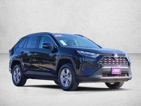 Used 2025 Toyota RAV4 XLE FWD image 3