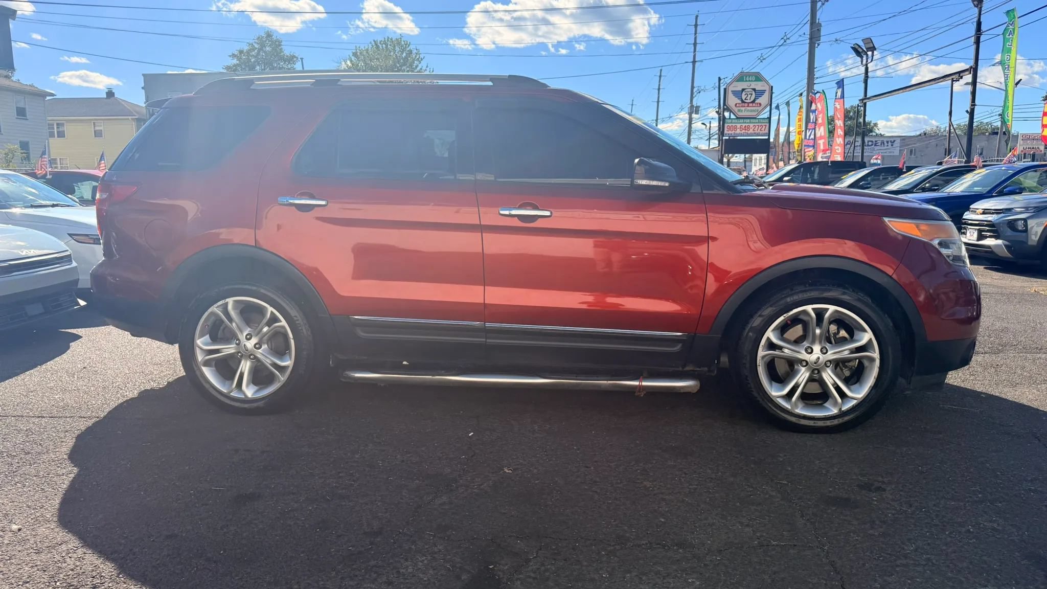 Used 2014 Ford Explorer XLT w/ Equipment Group 201A AWD/4WD image 11