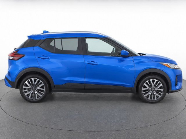 Used 2023 Nissan Kicks SV FWD image 9