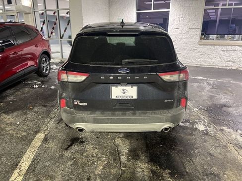 Used 2021 Ford Escape SE w/ Convenience Package image 4