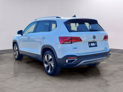 Certified 2023 Volkswagen Taos SE w/ Panoramic Sunroof Package AWD/4WD image 6
