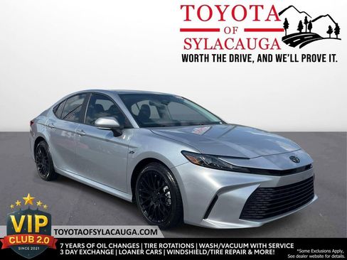 Used 2026 Toyota Camry LE w/ Convenience Package FWD image 1