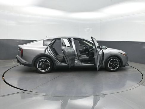 Used 2025 Kia K4 EX FWD image 32