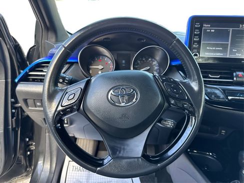 Used 2022 Toyota C-HR XLE image 20