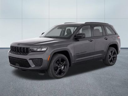Used 2025 Jeep Grand Cherokee Altitude