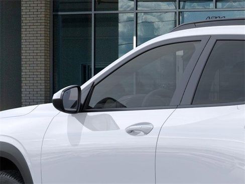 New 2026 Chevrolet Trax LT image 12