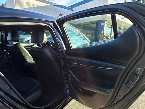 Used 2024 MAZDA MAZDA3 s image 17
