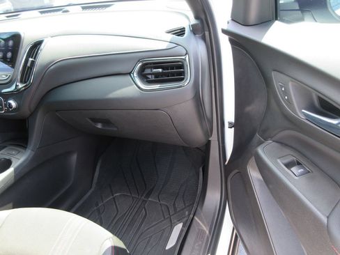 Certified 2024 Chevrolet Equinox RS FWD image 19