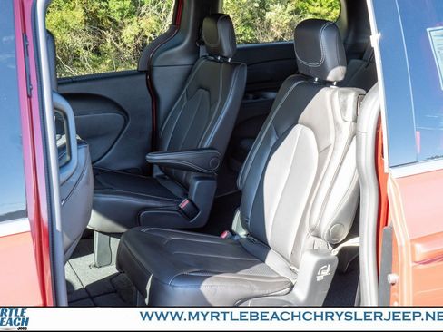 New 2026 Chrysler Voyager LX image 14