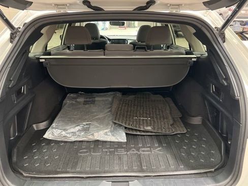Used 2020 Subaru Outback Premium AWD/4WD image 16