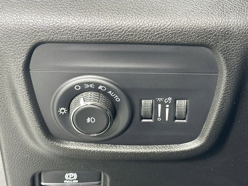 Used 2023 Jeep Grand Cherokee Limited w/ Trailer Tow Prep Group (B) image 10