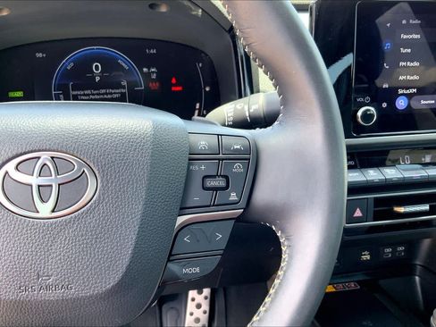 Used 2025 Toyota Camry SE w/ Convenience Package FWD image 24