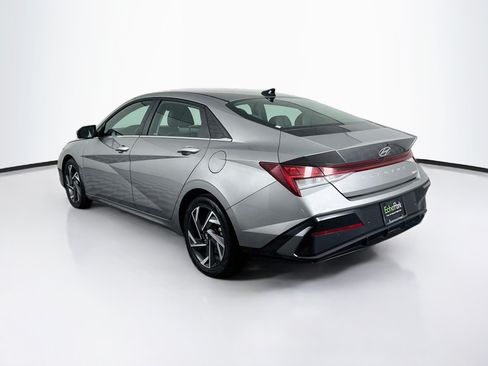 Used 2024 Hyundai Elantra Limited FWD image 5