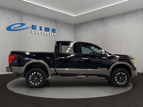 Used 2017 Nissan Titan Platinum Reserve w/ Off-Road Package AWD/4WD image 15