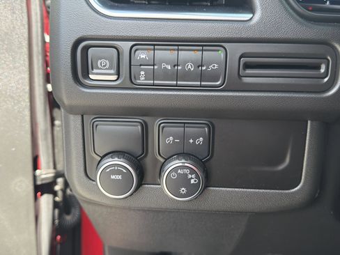 Used 2022 Chevrolet Tahoe LT RWD image 18