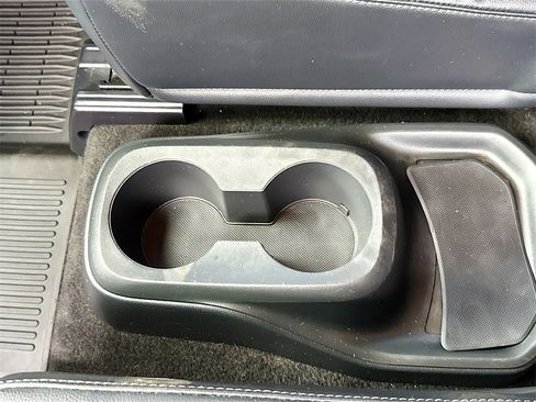 Used 2023 Toyota Highlander XLE image 29