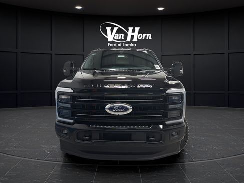 Used 2025 Ford F250 Platinum AWD/4WD image 2