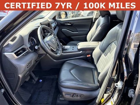 Used 2023 Toyota Highlander XLE image 14