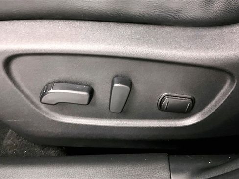 Used 2021 Nissan Rogue Sport SL w/ Premium Package image 34