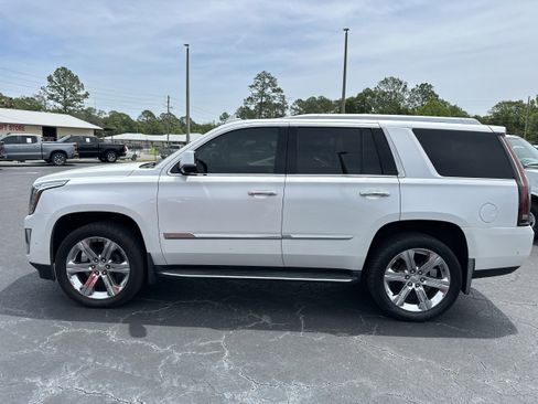 Used 2018 Cadillac Escalade Luxury AWD/4WD image 5