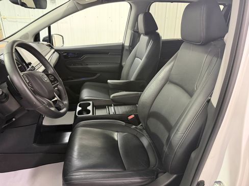 Used 2023 Honda Odyssey Touring image 11