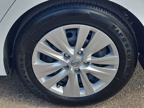 Used 2025 Nissan Sentra S FWD image 32