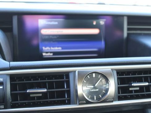 Used 2018 Lexus IS 300 image 26