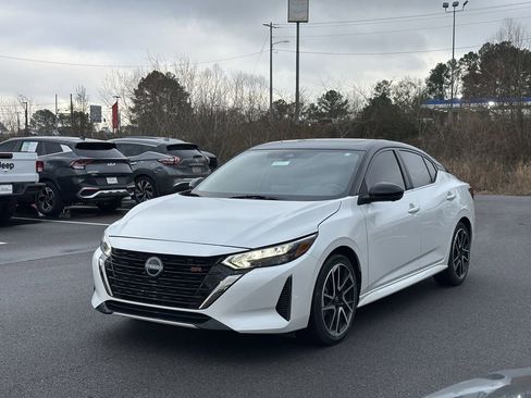 Used 2024 Nissan Sentra SR w/ SR Premium Package image 7