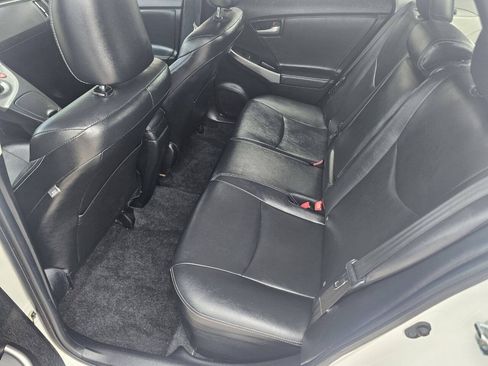 Used 2015 Toyota Prius Persona Series FWD image 11