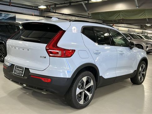 Certified 2026 Volvo XC40 B5 Plus AWD/4WD image 4