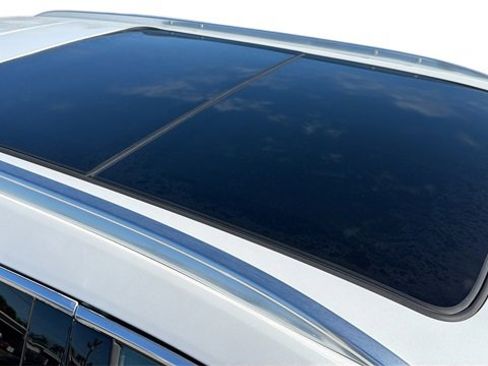 Certified 2025 Cadillac XT5 Premium Luxury image 11