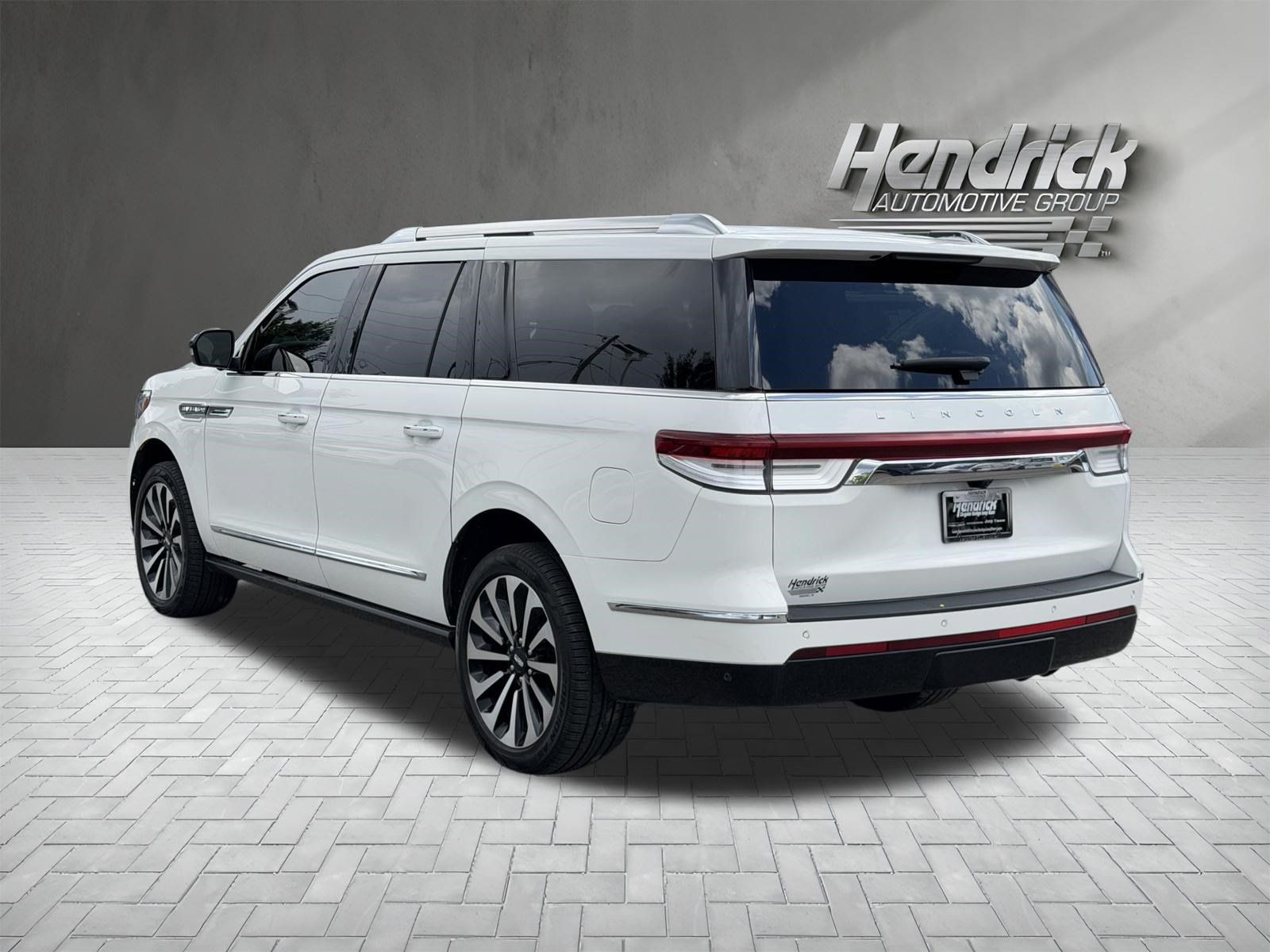 Used 2023 Lincoln Navigator L Reserve RWD image 8