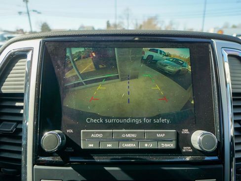 Used 2021 Nissan Titan SV w/ SV Convenience Package image 25