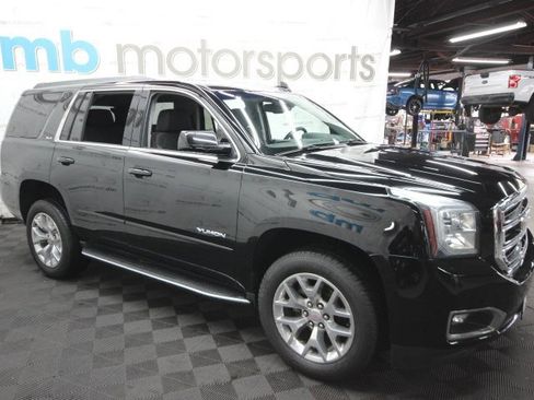 Used 2018 GMC Yukon SLE w/ SLE Value Package image 11