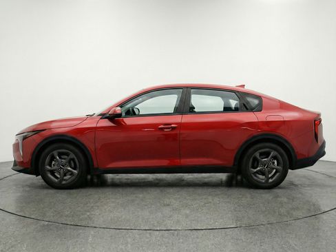 Used 2025 Kia K4 LXS image 5