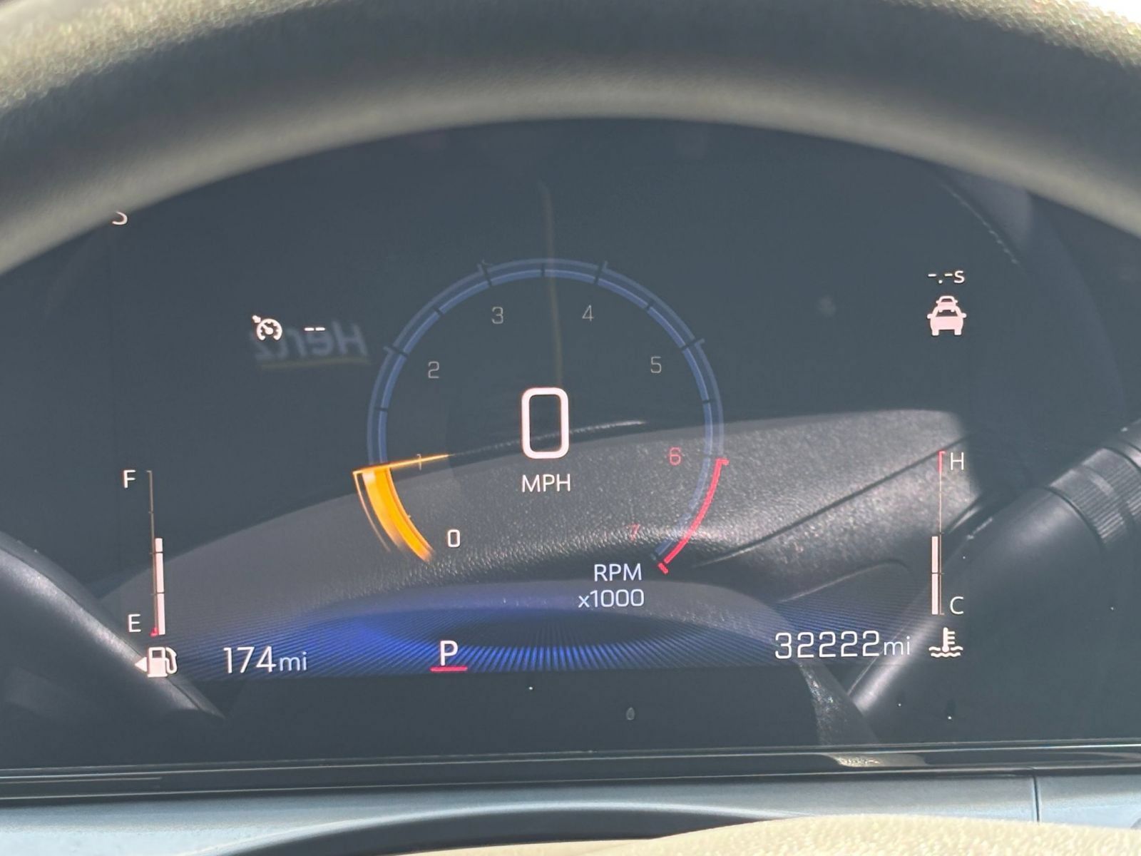 Used 2025 Chevrolet Trax LT FWD image 38