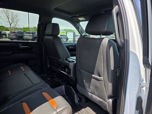 Used 2025 GMC Sierra 2500 AT4 AWD/4WD image 15