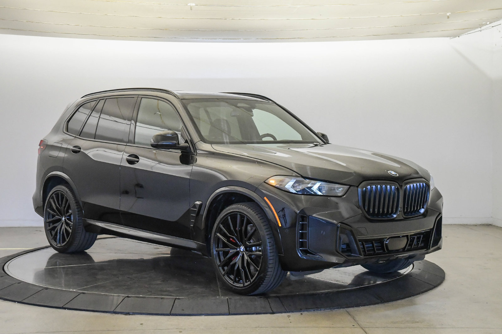 Certified 2025 BMW X5 sDrive40i w/ M Sport Package RWD image 5