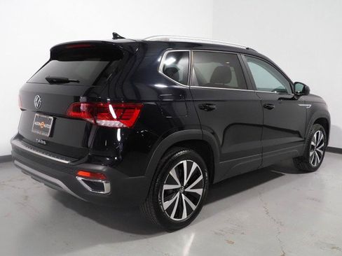 Used 2024 Volkswagen Taos SE image 5