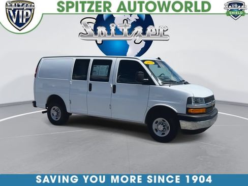 Used 2024 Chevrolet Express 2500 w/ Driver Convenience Package RWD image 2
