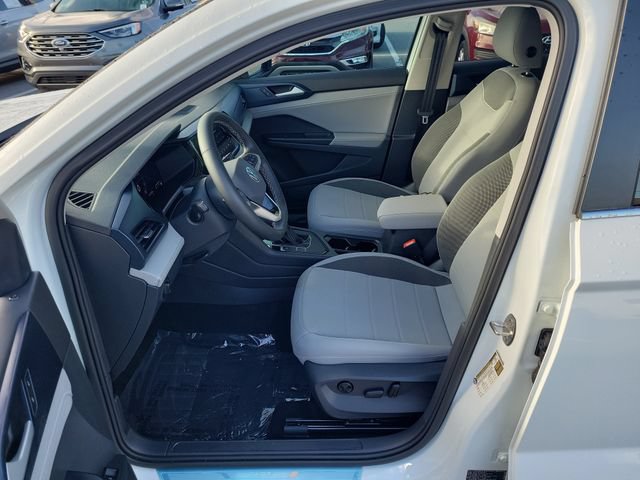 Used 2024 Volkswagen Taos SE FWD image 17