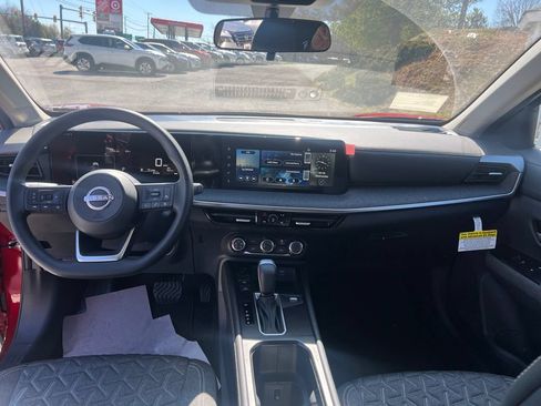 Certified 2025 Nissan Kicks SV AWD/4WD image 14