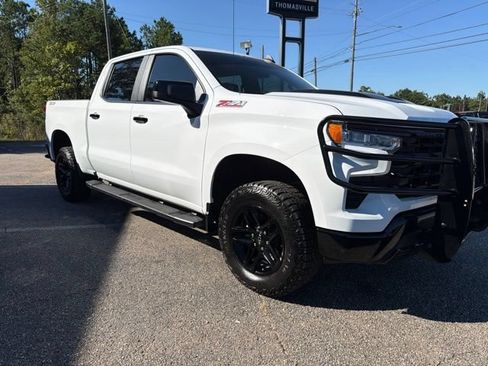 Used 2024 Chevrolet Silverado 1500 LT Trail Boss w/ Convenience Package II AWD/4WD image 6
