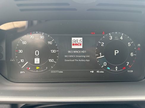 New 2024 Land Rover Discovery S image 19