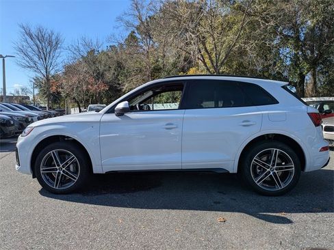Used 2023 Audi Q5 e Premium Plus w/ Premium Plus Package image 6