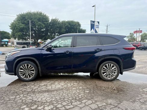 Used 2021 Toyota Highlander Platinum AWD/4WD image 5